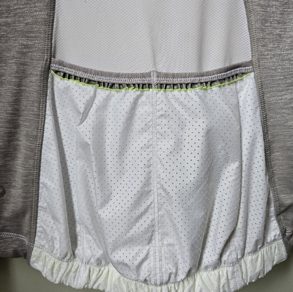 Lilulemon Jacket Size 4 - Picture 6 of 7
